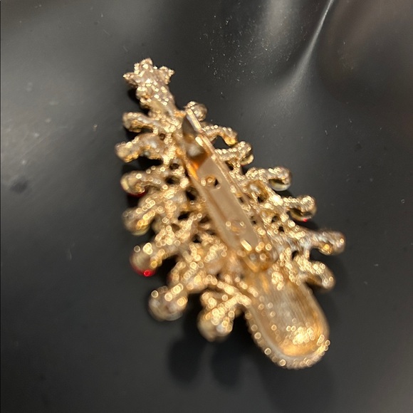 Elegant Gold and Red Christmas Tree Brooch - Picture 3 of 4